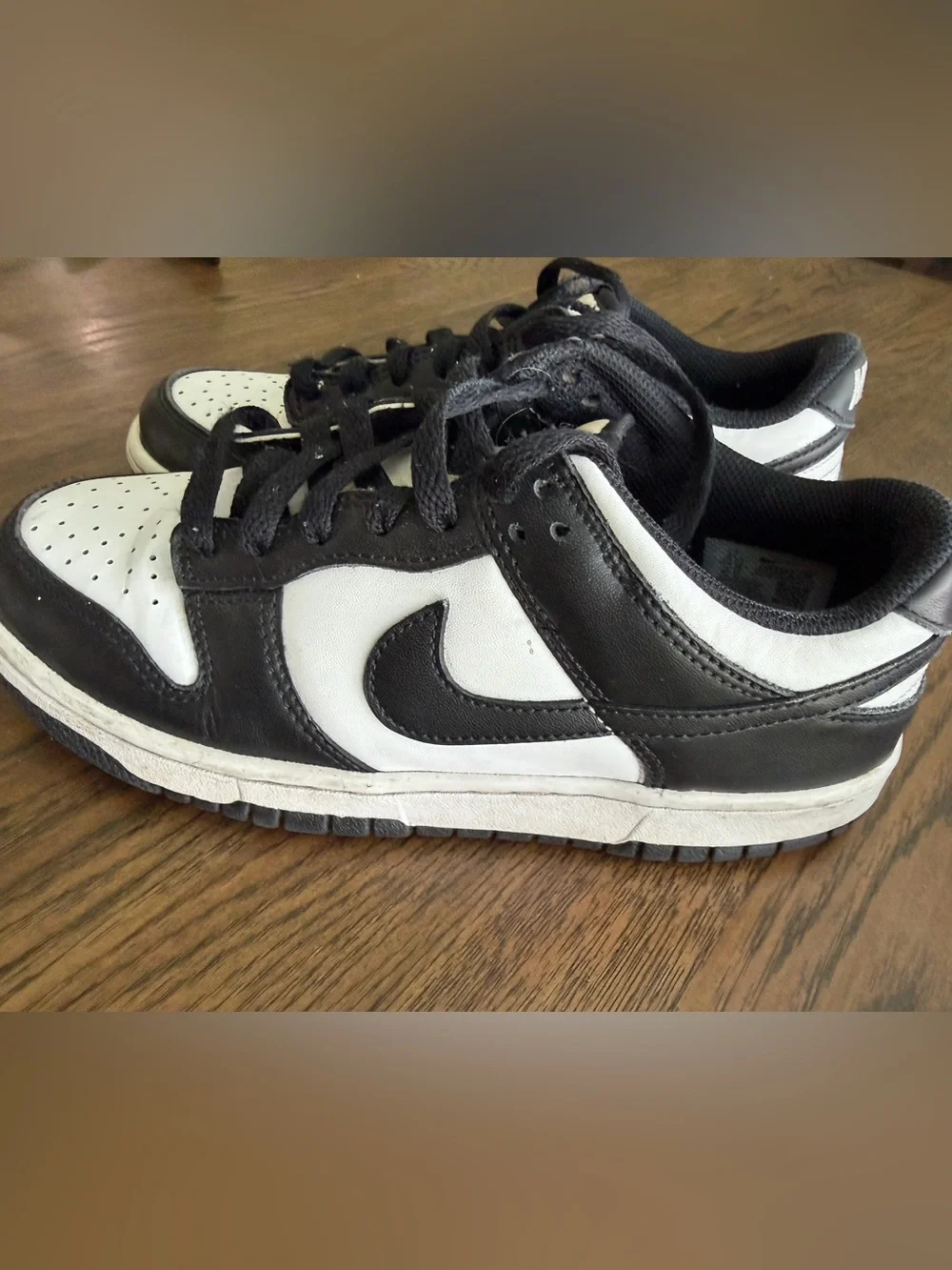 Nike Kids Low-Top Sneaker in Black and White